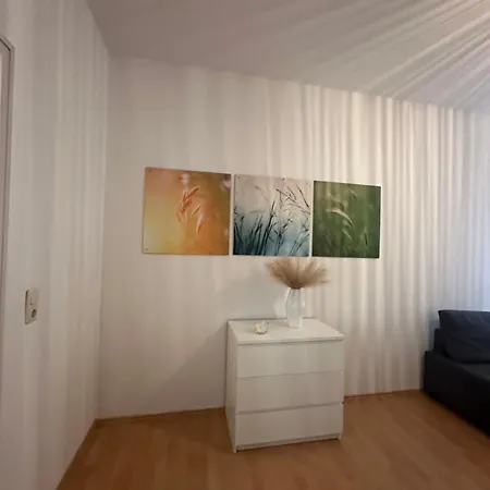 Familienfreundliche Mit Parkplatz Und Balkon * Магдебург