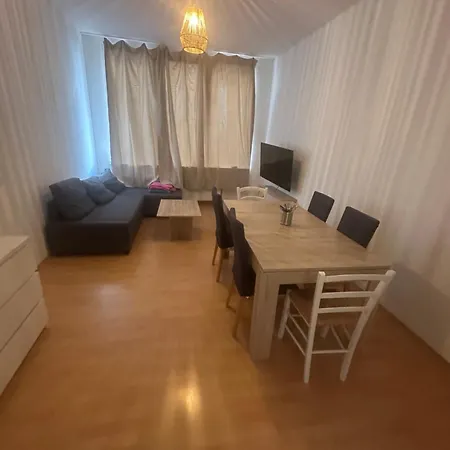 Familienfreundliche Mit Parkplatz Und Balkon Apartman *