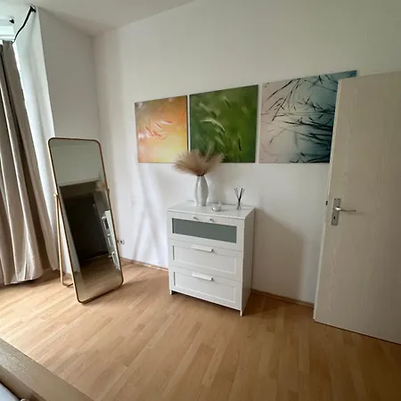 Familienfreundliche Mit Parkplatz Und Balkon Апартаменты Магдебург