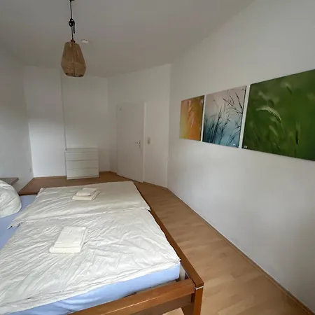 Familienfreundliche Mit Parkplatz Und Balkon *