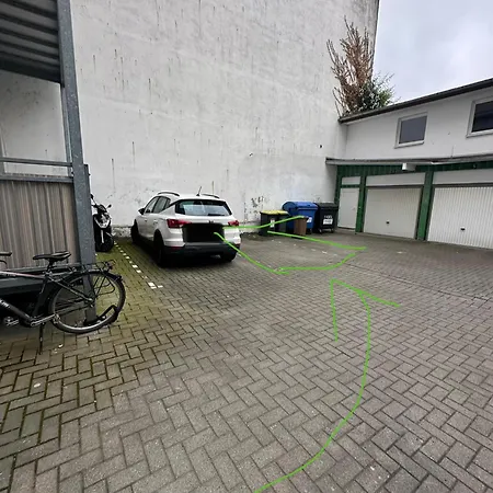 Familienfreundliche Mit Parkplatz Und Balkon